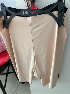 Skinnygirl Beige Nude Bike/Shapewear Shorts